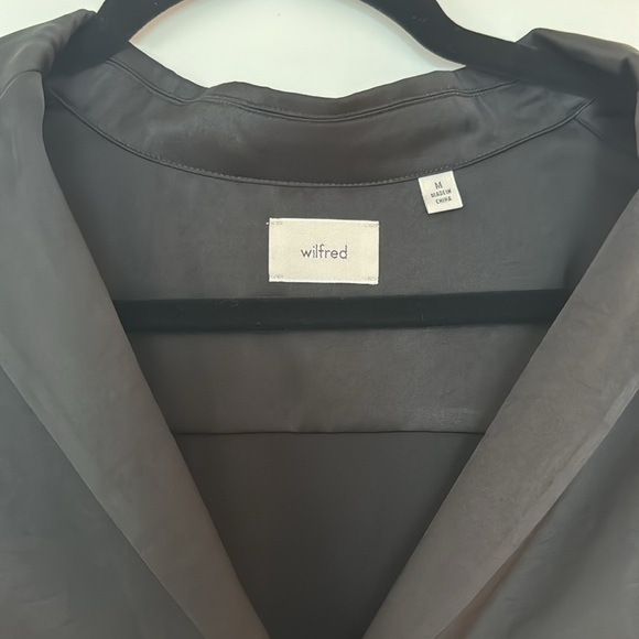 Aritzia Beso Satin Shirt - Picture 4 of 5